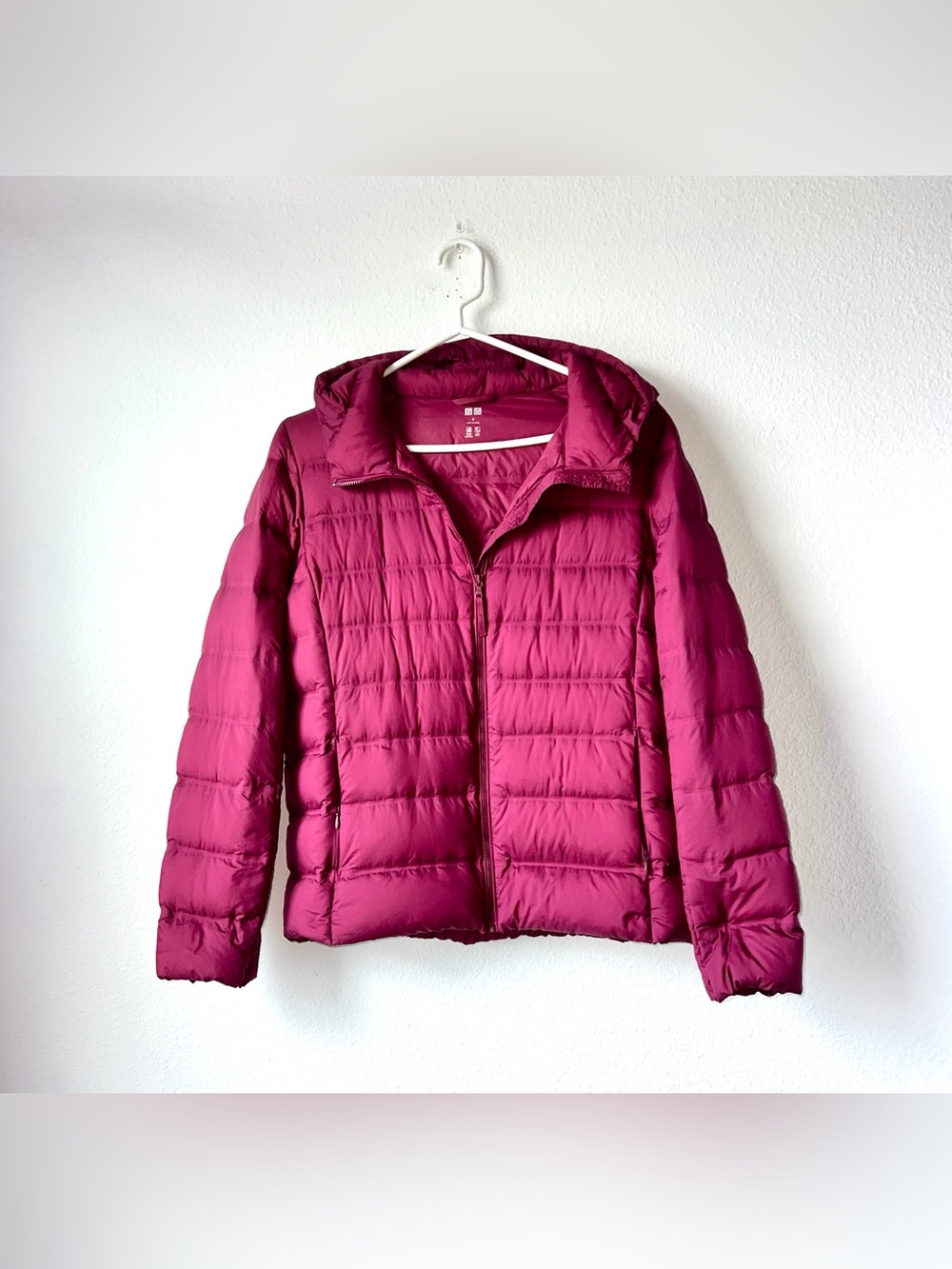 Uniqlo Ultra Light Down Jacket Woman’s Medium Magenta Hooded Puffer Packable